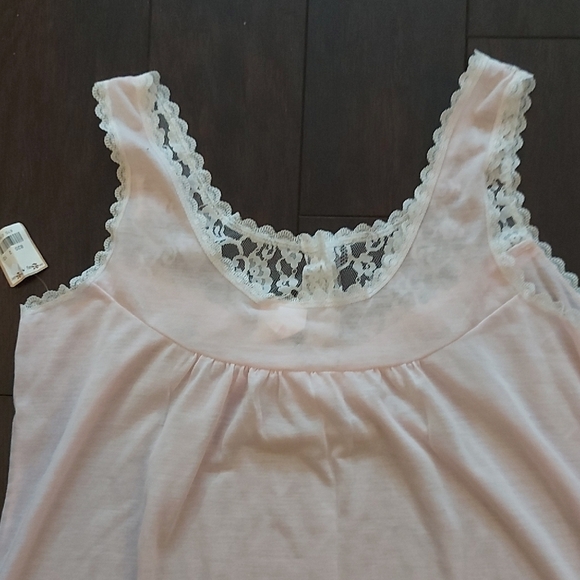 Classic Pink Chemise with Lightweight Comfort - Vintage - Picture 4 of 5